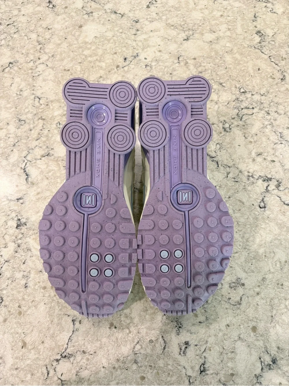 NEW - Nike Shox R4 Soft Pearl & Purple Sneakers - IH4050-001
